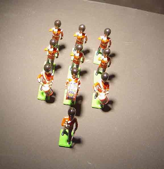 SUBJECT: Formation of toy soldiers illuminated by key light, no fill light

CAMERA:  Sony DSC-P92 Cyber-shot
MEDIA:  Sony MSA-64A Memory Stick at 1.2 megapixel resolution
FILE:  JPEG from Sony Image Transfer version 1.00.1015.01
EDITING:  Adobe Photoshop